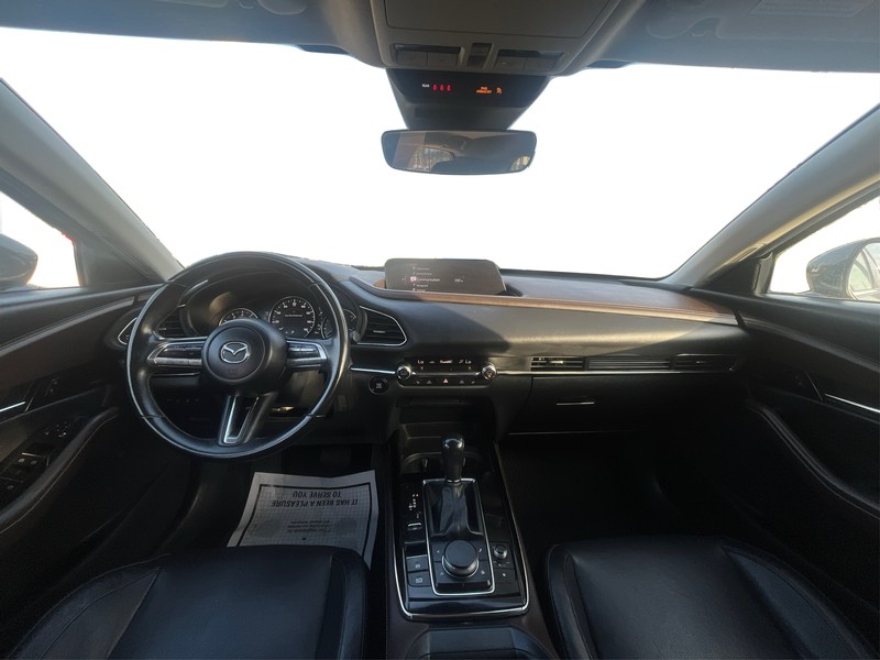 Mazda CX-30 Vehicle Full-screen Gallery Image 16