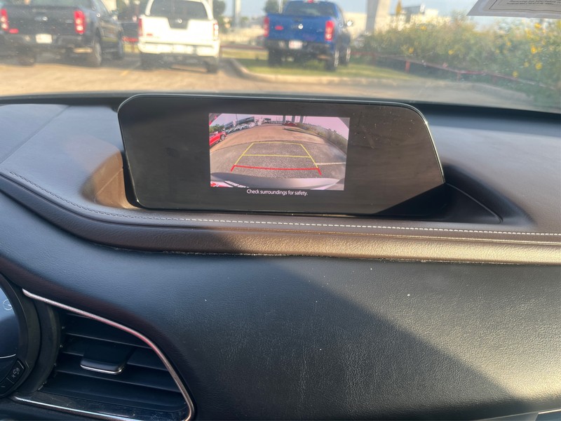Mazda CX-30 Vehicle Full-screen Gallery Image 17