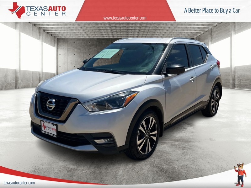 Nissan Kicks Vehicle Full-screen Gallery Image 02