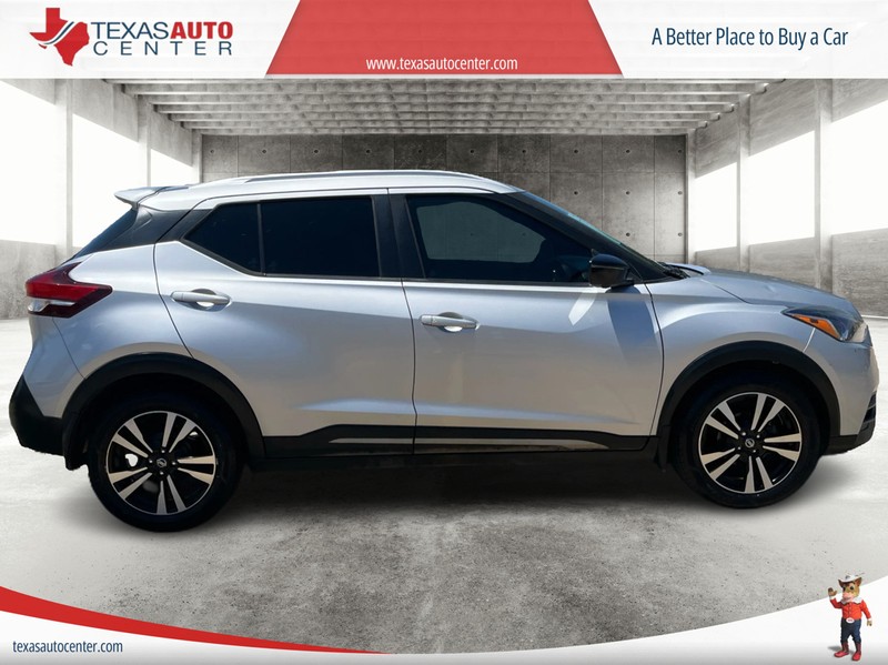 Nissan Kicks Vehicle Full-screen Gallery Image 04