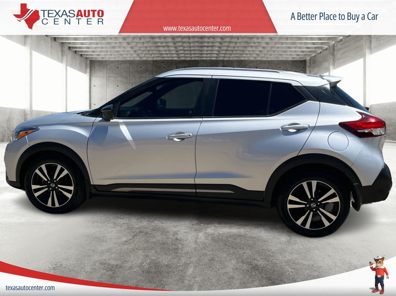 Nissan Kicks Vehicle Full-screen Gallery Image 05
