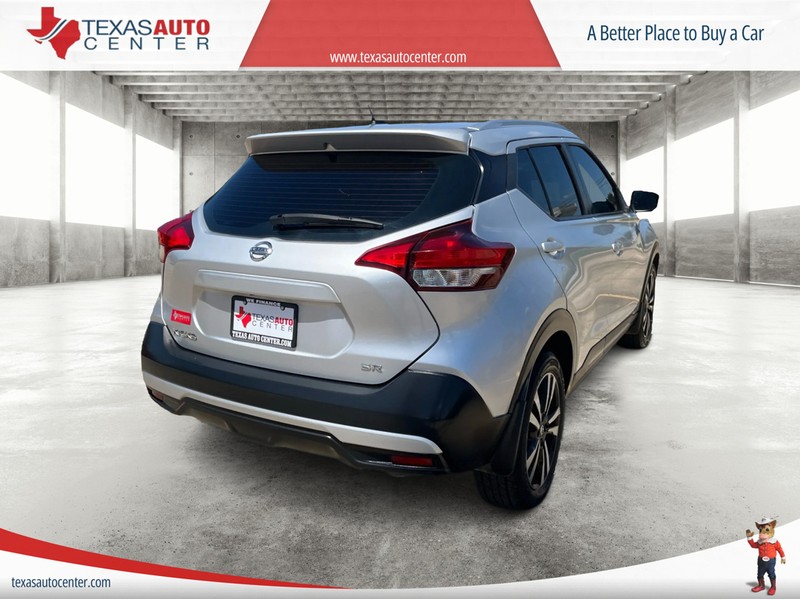 Nissan Kicks Vehicle Full-screen Gallery Image 07
