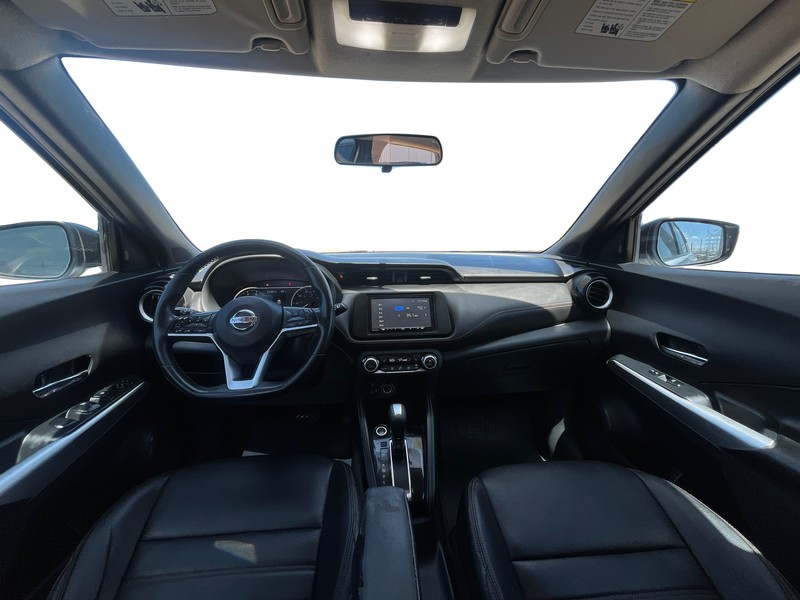 Nissan Kicks Vehicle Full-screen Gallery Image 15