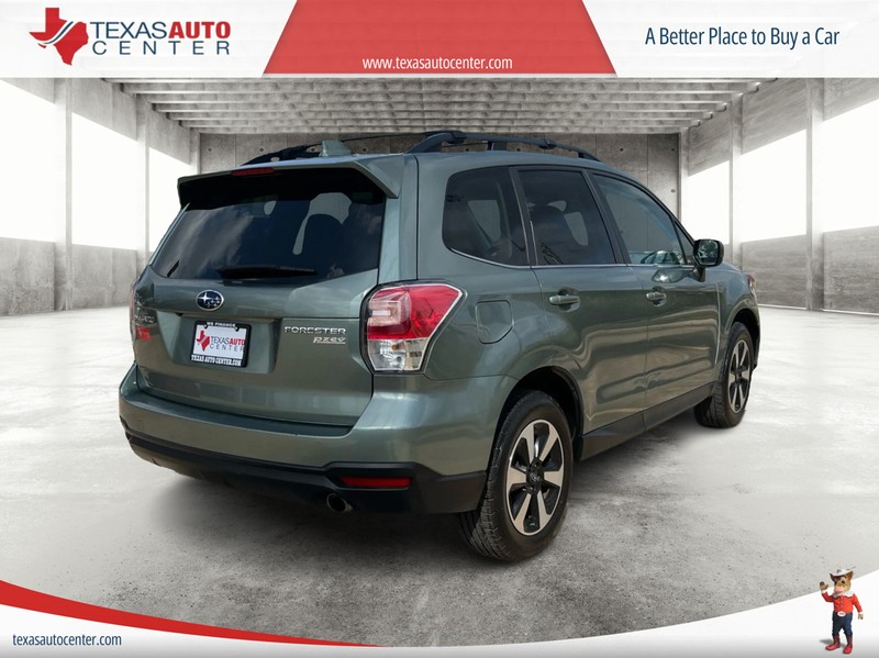 Subaru Forester Vehicle Full-screen Gallery Image 07