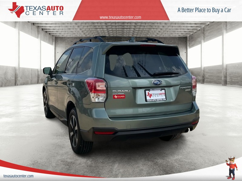 Subaru Forester Vehicle Full-screen Gallery Image 08