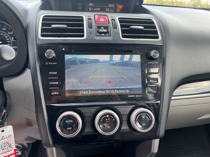 Subaru Forester Vehicle Full-screen Gallery Image 17