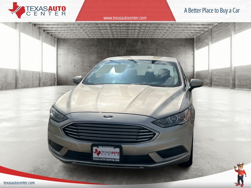Ford Fusion Vehicle Full-screen Gallery Image 03