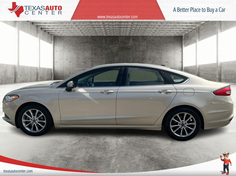 Ford Fusion Vehicle Full-screen Gallery Image 05