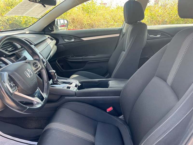 Honda Civic Sedan Vehicle Full-screen Gallery Image 08