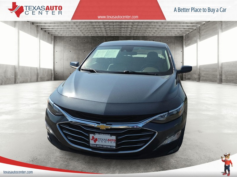 Chevrolet Malibu Vehicle Full-screen Gallery Image 3