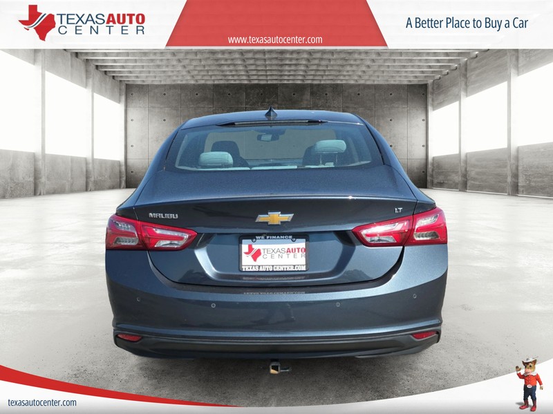 Chevrolet Malibu Vehicle Full-screen Gallery Image 6