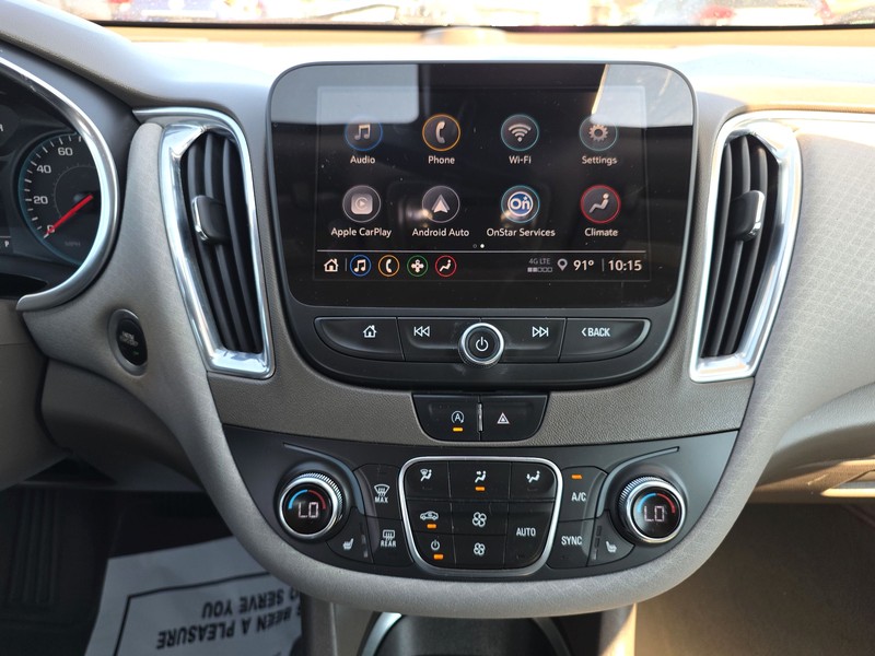 Chevrolet Malibu Vehicle Full-screen Gallery Image 11