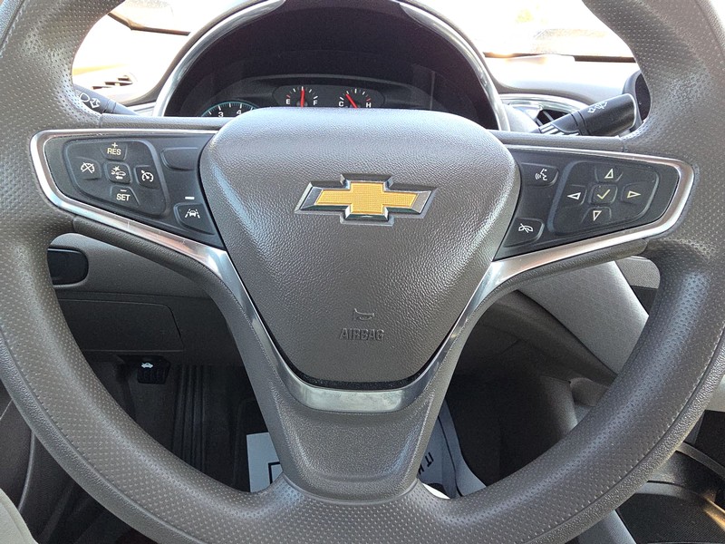 Chevrolet Malibu Vehicle Full-screen Gallery Image 13
