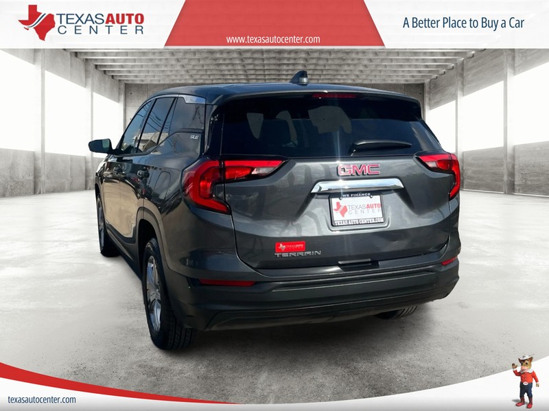 GMC Terrain Vehicle Full-screen Gallery Image 08