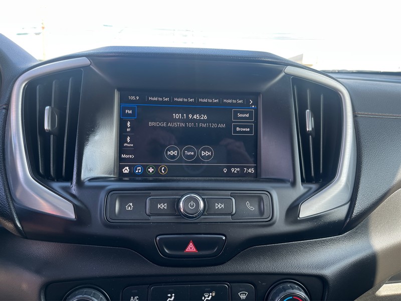 GMC Terrain Vehicle Full-screen Gallery Image 12