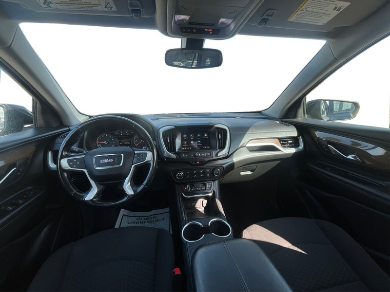 GMC Terrain Vehicle Full-screen Gallery Image 16
