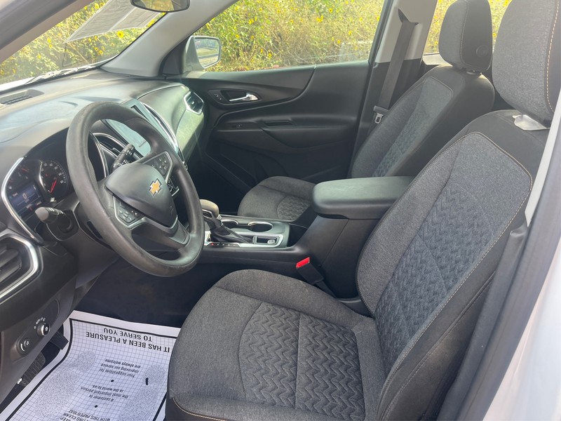 Chevrolet Equinox Vehicle Full-screen Gallery Image 09