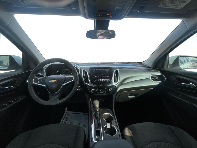 Chevrolet Equinox Vehicle Full-screen Gallery Image 16