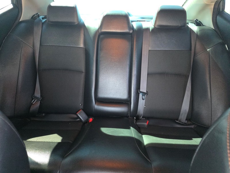 Nissan Altima Vehicle Full-screen Gallery Image 12
