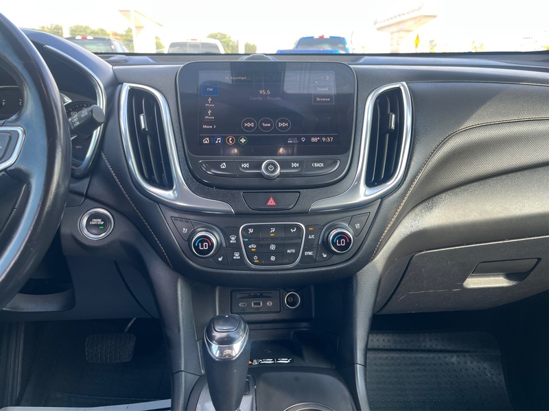 Chevrolet Equinox Vehicle Full-screen Gallery Image 12
