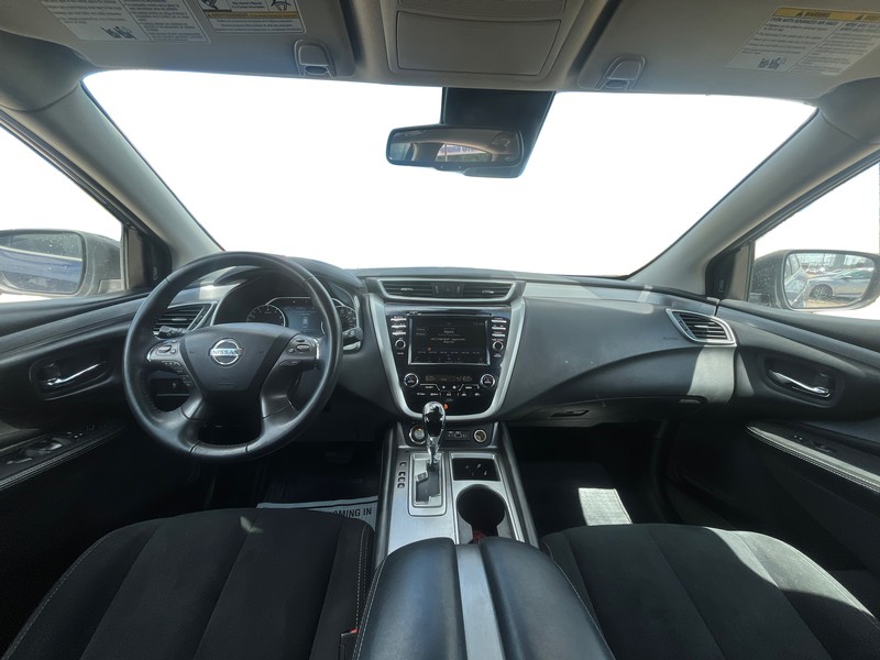 Nissan Murano Vehicle Full-screen Gallery Image 15