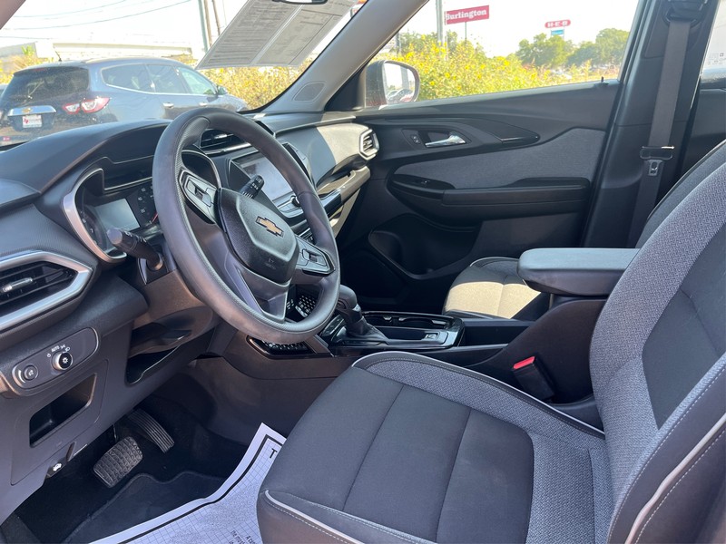 Chevrolet Trailblazer Vehicle Full-screen Gallery Image 9