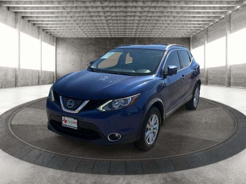 Nissan Rogue Sport Vehicle Full-screen Gallery Image 2