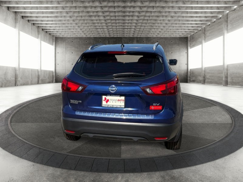 Nissan Rogue Sport Vehicle Full-screen Gallery Image 6