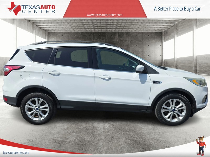 Ford Escape Vehicle Full-screen Gallery Image 04