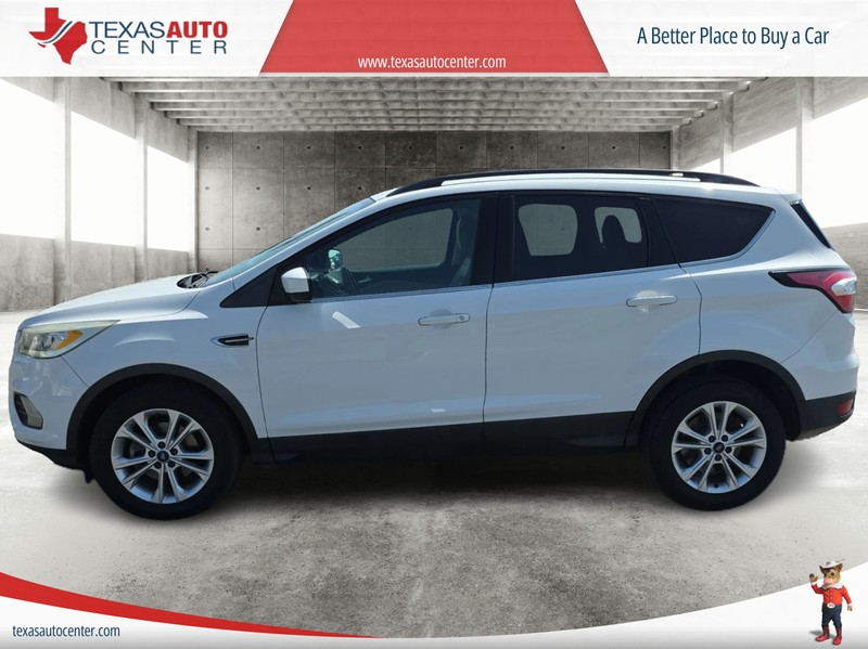 Ford Escape Vehicle Full-screen Gallery Image 05