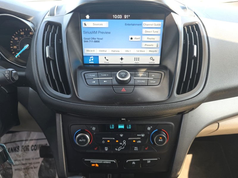 Ford Escape Vehicle Full-screen Gallery Image 11