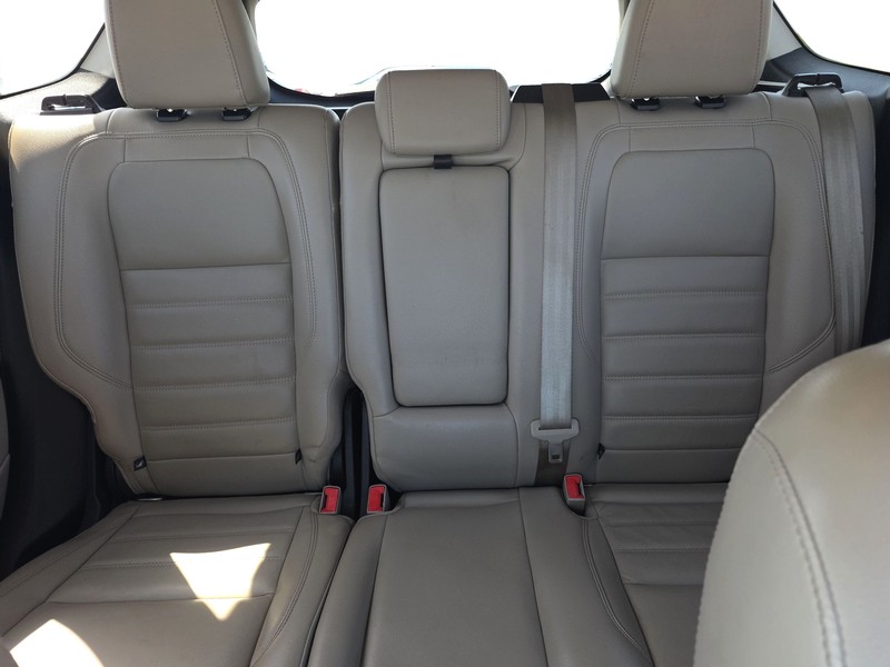 Ford Escape Vehicle Full-screen Gallery Image 12
