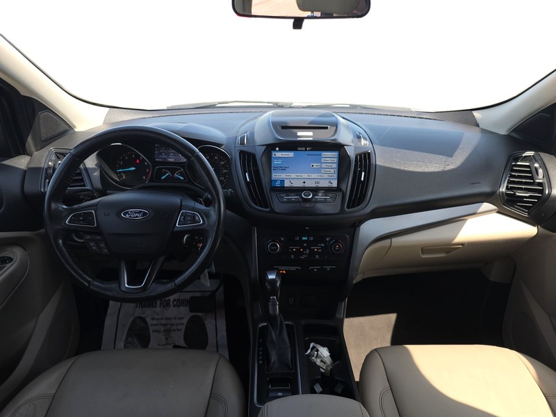 Ford Escape Vehicle Full-screen Gallery Image 15