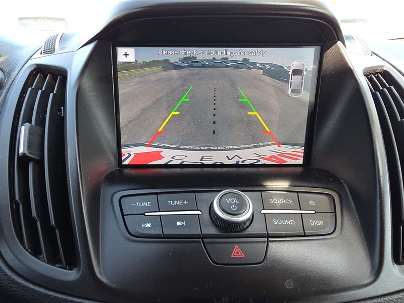 Ford Escape Vehicle Full-screen Gallery Image 17