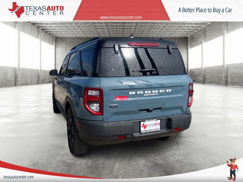 Ford Bronco Sport Vehicle Full-screen Gallery Image 08