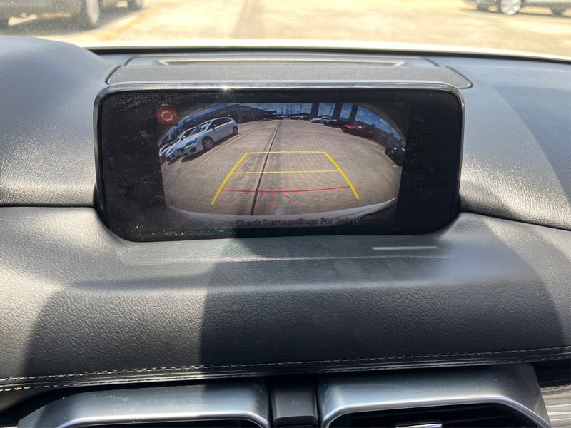Mazda CX-5 Vehicle Full-screen Gallery Image 17