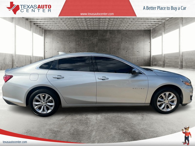 Chevrolet Malibu Vehicle Full-screen Gallery Image 4