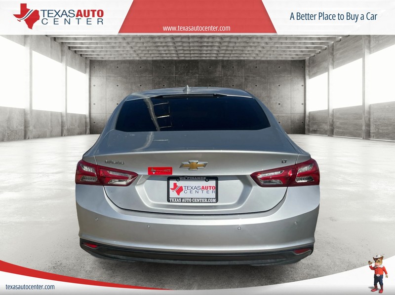 Chevrolet Malibu Vehicle Full-screen Gallery Image 5