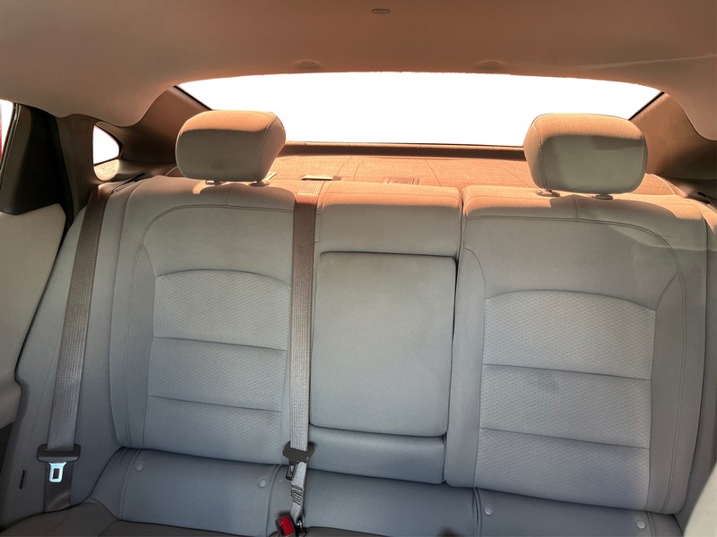 Chevrolet Malibu Vehicle Full-screen Gallery Image 12