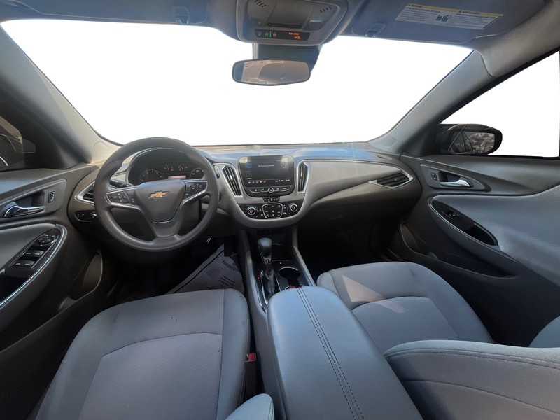 Chevrolet Malibu Vehicle Full-screen Gallery Image 14