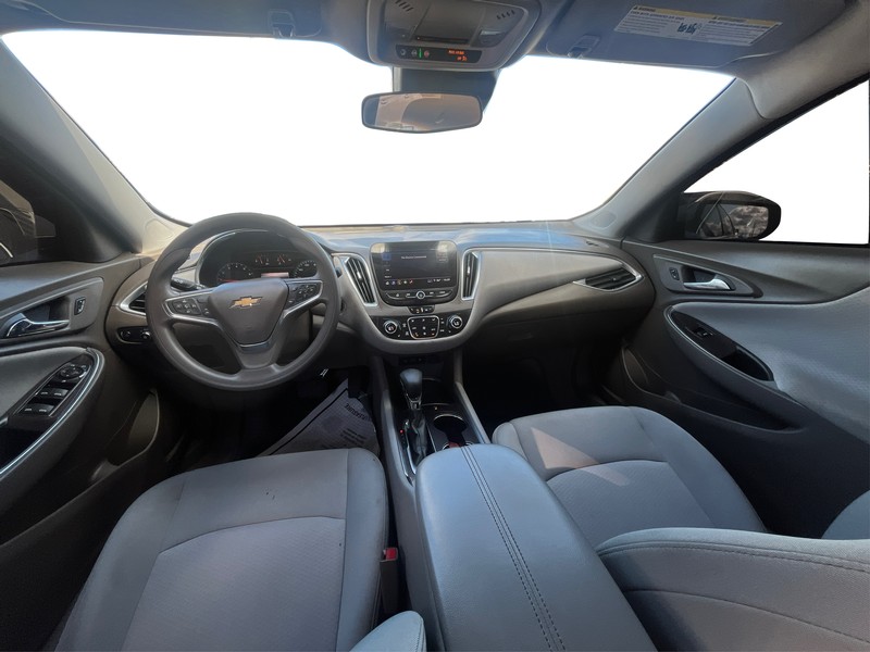 Chevrolet Malibu Vehicle Full-screen Gallery Image 15