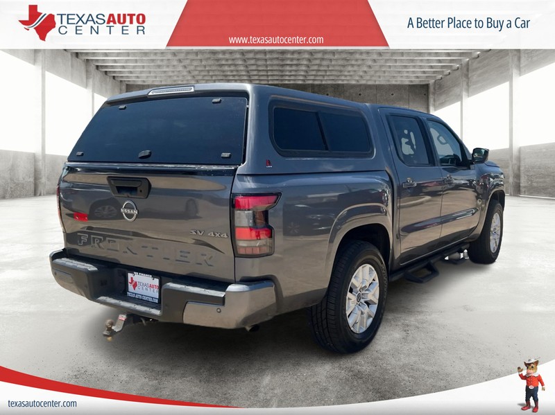 Nissan Frontier Vehicle Full-screen Gallery Image 06