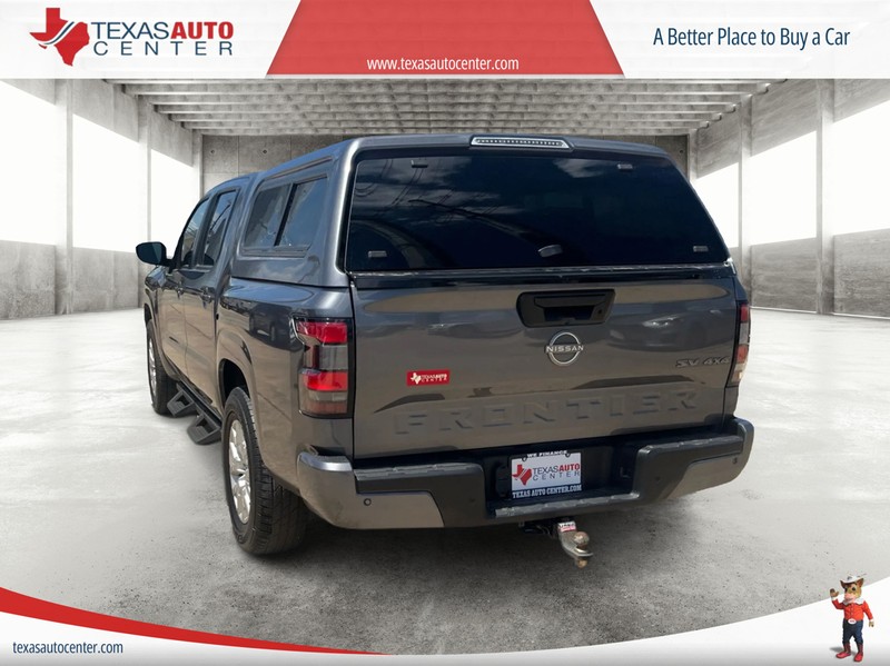 Nissan Frontier Vehicle Full-screen Gallery Image 07