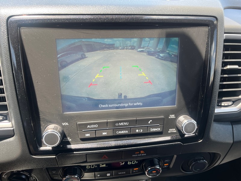 Nissan Frontier Vehicle Full-screen Gallery Image 16