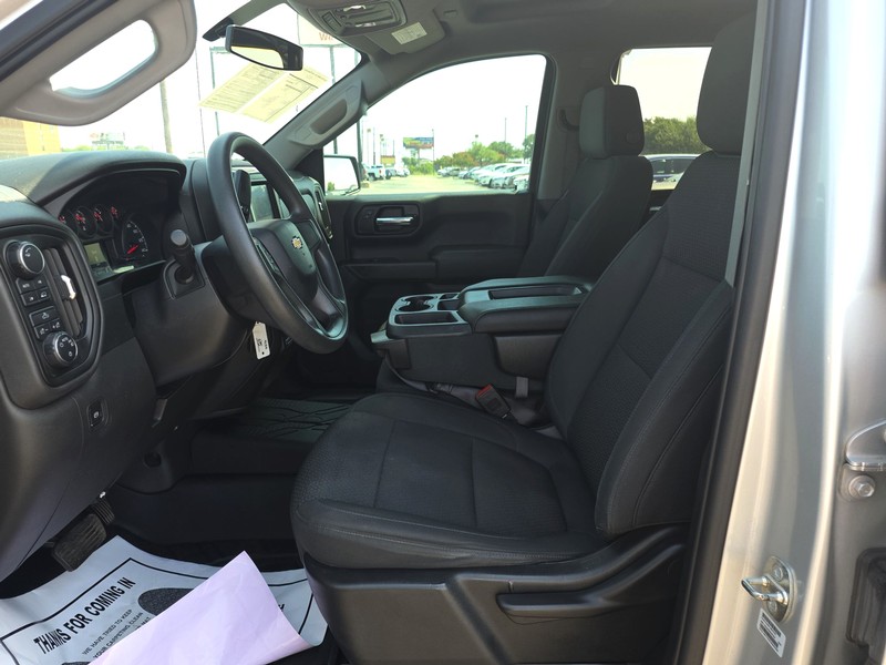 Chevrolet Silverado 1500 Vehicle Full-screen Gallery Image 9