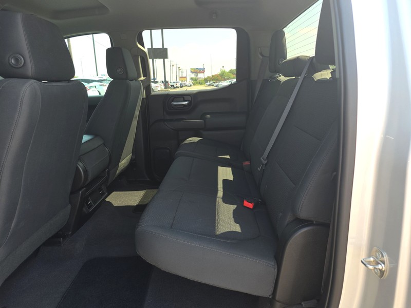 Chevrolet Silverado 1500 Vehicle Full-screen Gallery Image 10