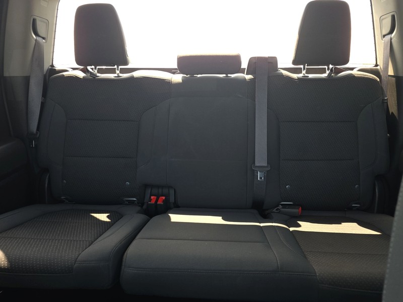 Chevrolet Silverado 1500 Vehicle Full-screen Gallery Image 12