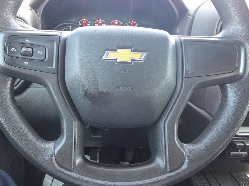 Chevrolet Silverado 1500 Vehicle Full-screen Gallery Image 13