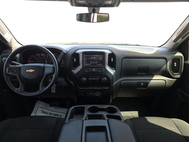 Chevrolet Silverado 1500 Vehicle Full-screen Gallery Image 15