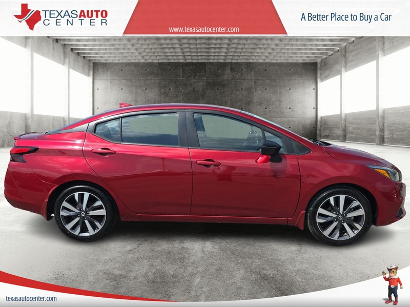 Nissan Versa Sedan Vehicle Full-screen Gallery Image 4